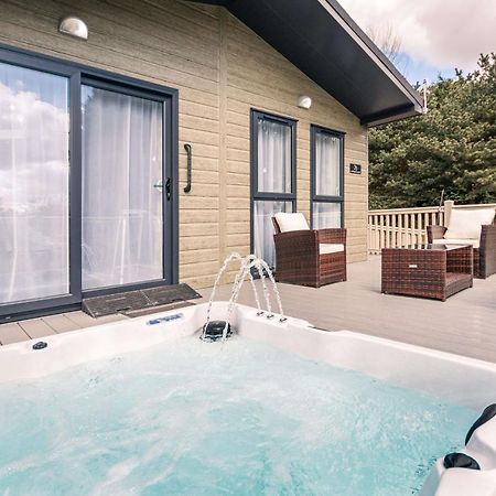 Ashworth Lodge With Hot Tub Barmby on the Moor 외부 사진