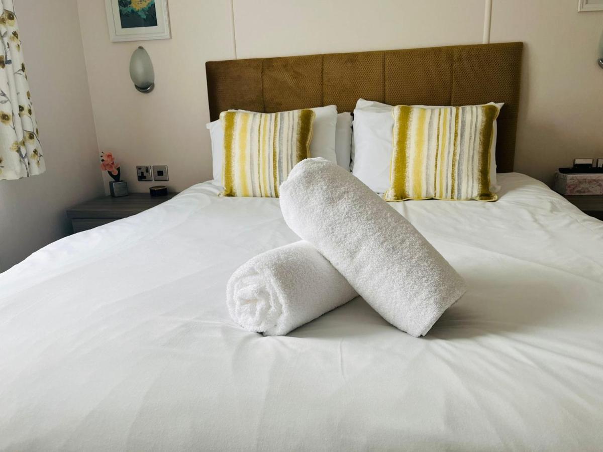 Ashworth Lodge With Hot Tub Barmby on the Moor 외부 사진